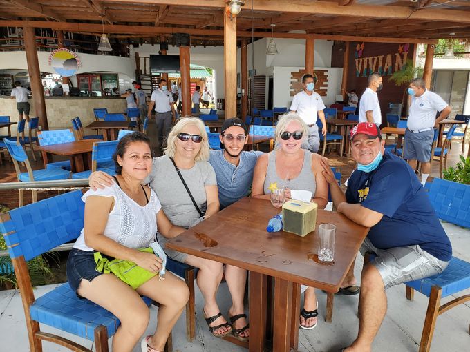 Enjoying lunch in San Juan Del Sur at the Vivian restaurant on the beach with the Avila family. They are our very special friends and we couldn't do without the hard work of Edgar. 