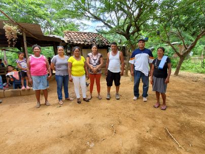 La Viege's farmers- right to left: Julia, Vidam ,Toño, Arelis, Erlinda, Maria, and Maira. Although quite new to the project, these hardworking farmers have had excellent success with their crops. 